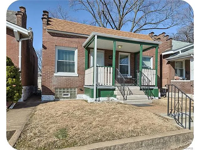 4723 Newport Ave photo 1