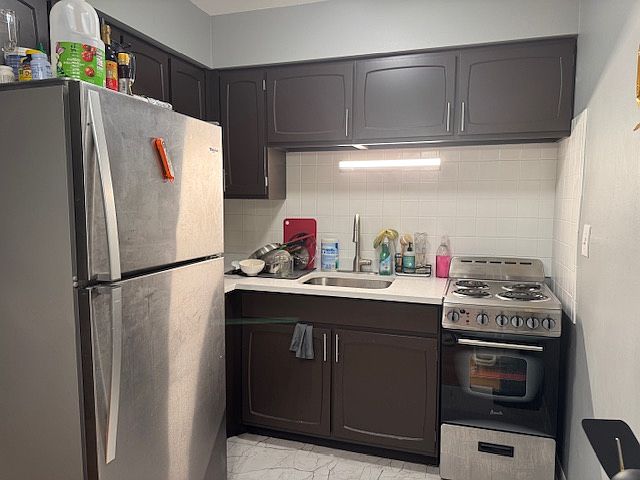 1st image of 420 W Aldine Ave APT 430