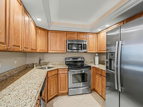 2nd image of 260 Seaview Ct APT 610