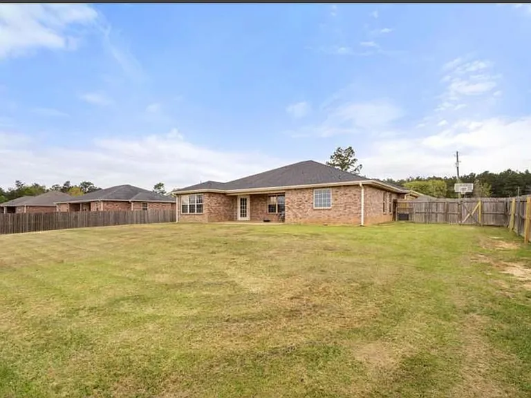 6093 Fagan Cir — Photo 1