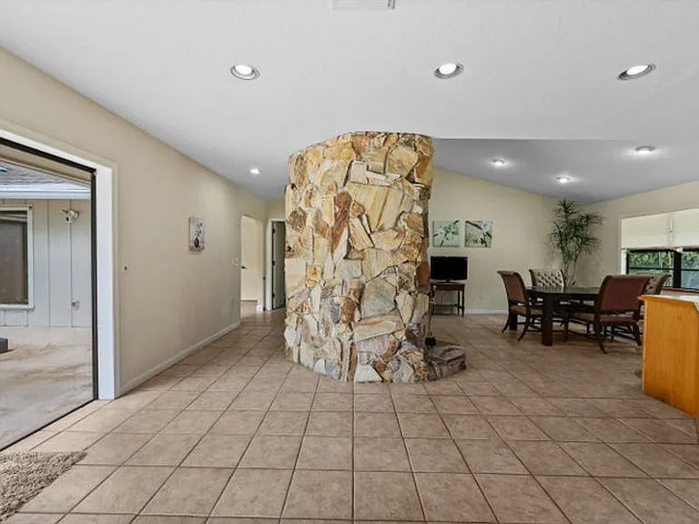 3306 Fargo Ave — Photo 6