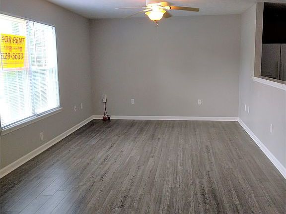 Living Room w/Ceiling fan