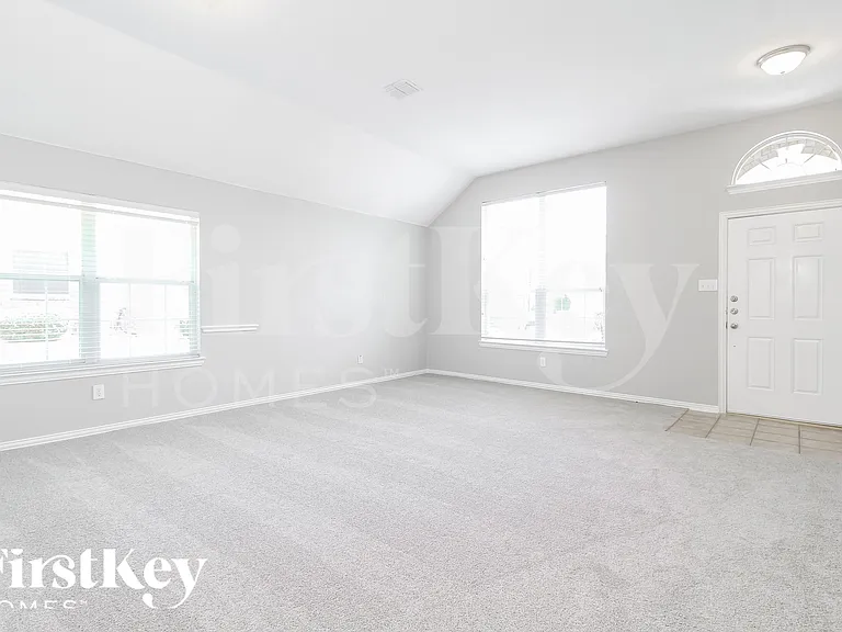 8 Willowstone Ct — Photo 3