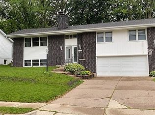 1435 Oeth Ct, Dubuque, IA 52003