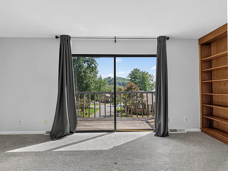 225 Harvest Dr — Photo 22