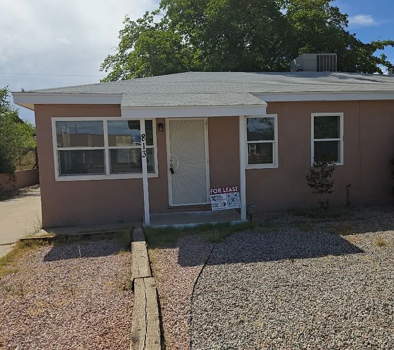 813 Palisades Dr NW