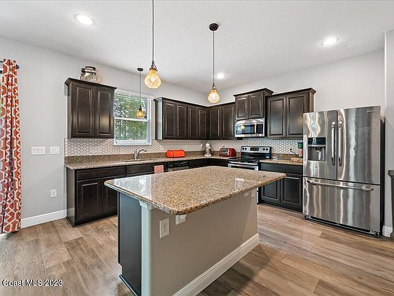 4th image of 1323 Musgrass Cir