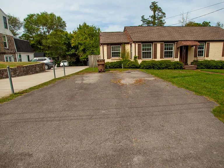 5024 Inglewood Ct — Photo 3
