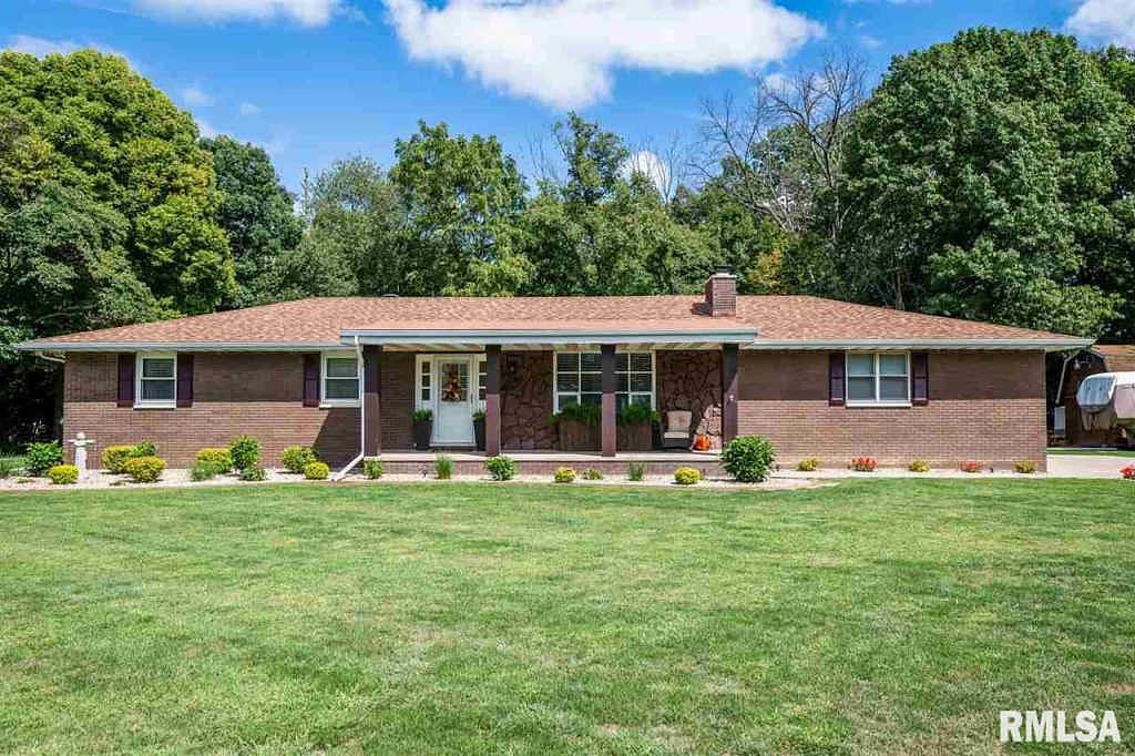 1640 Greenbriar Dr, Metamora, IL 61548 | Zillow