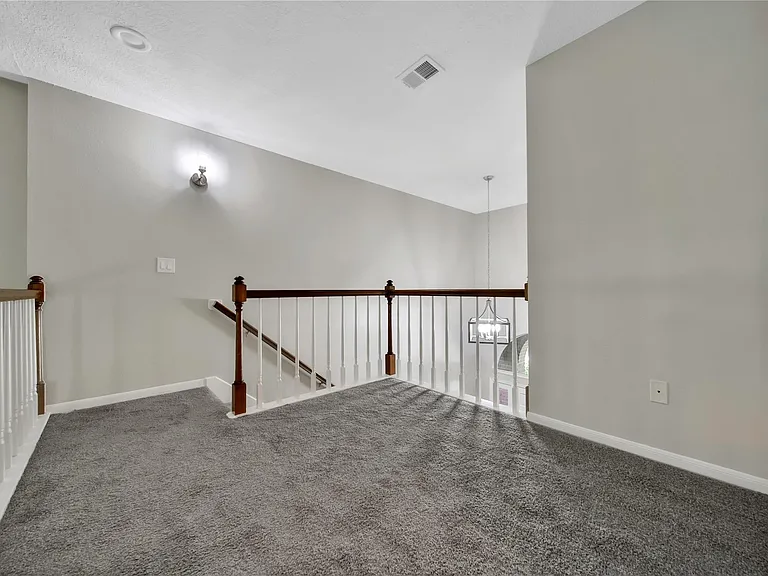 11 Windledge Pl — Photo 23