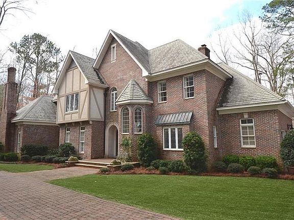 2nd image of 2002 Rockwood Ln