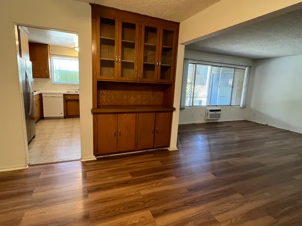 10937 Bloomfield St, North Hollywood, CA 91602