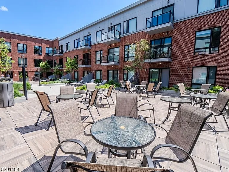 173C Morris St #307 — Photo 4