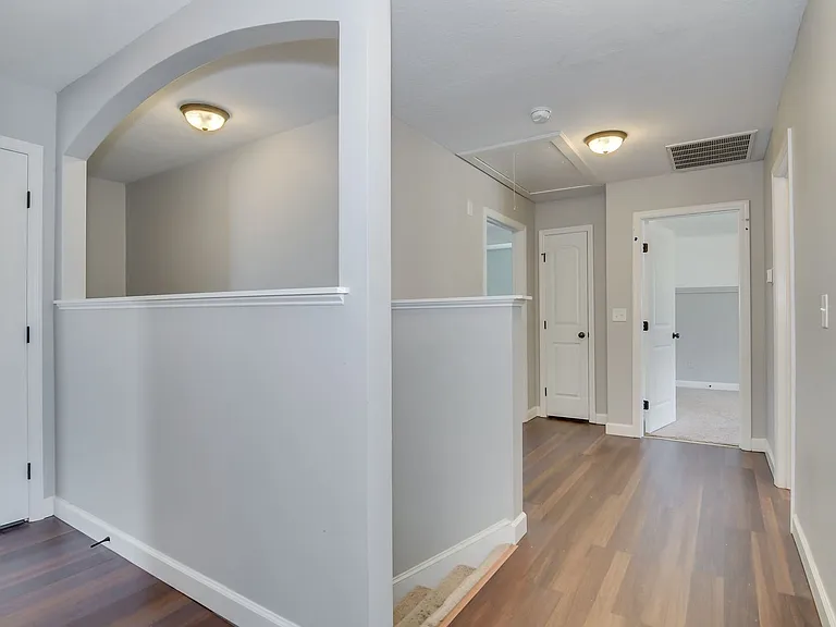 511 Sebastian Dr — Photo 26