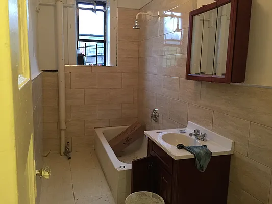 Rented by Edward Gugenheim, LREB | media 25