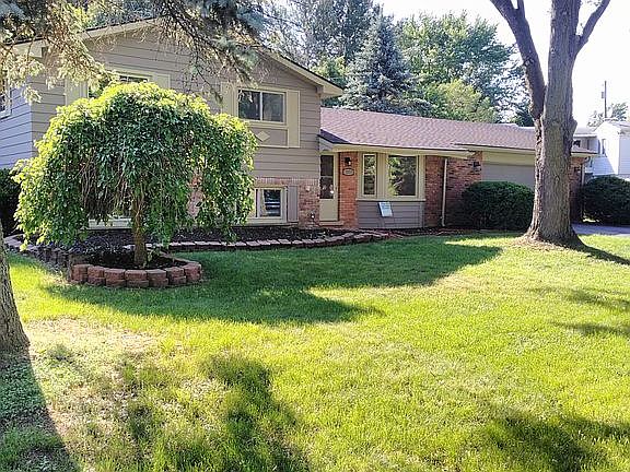 3rd image of 1371 Alhi St