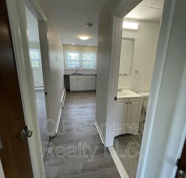307 Washington St #3 — Photo 9