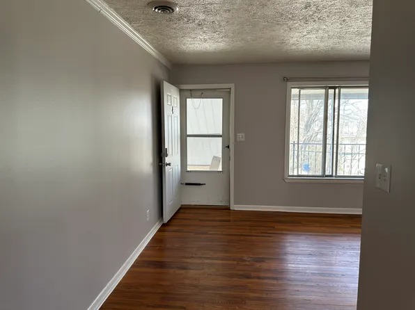 321 W 16th St APT 4, Bloomington, IN 47404