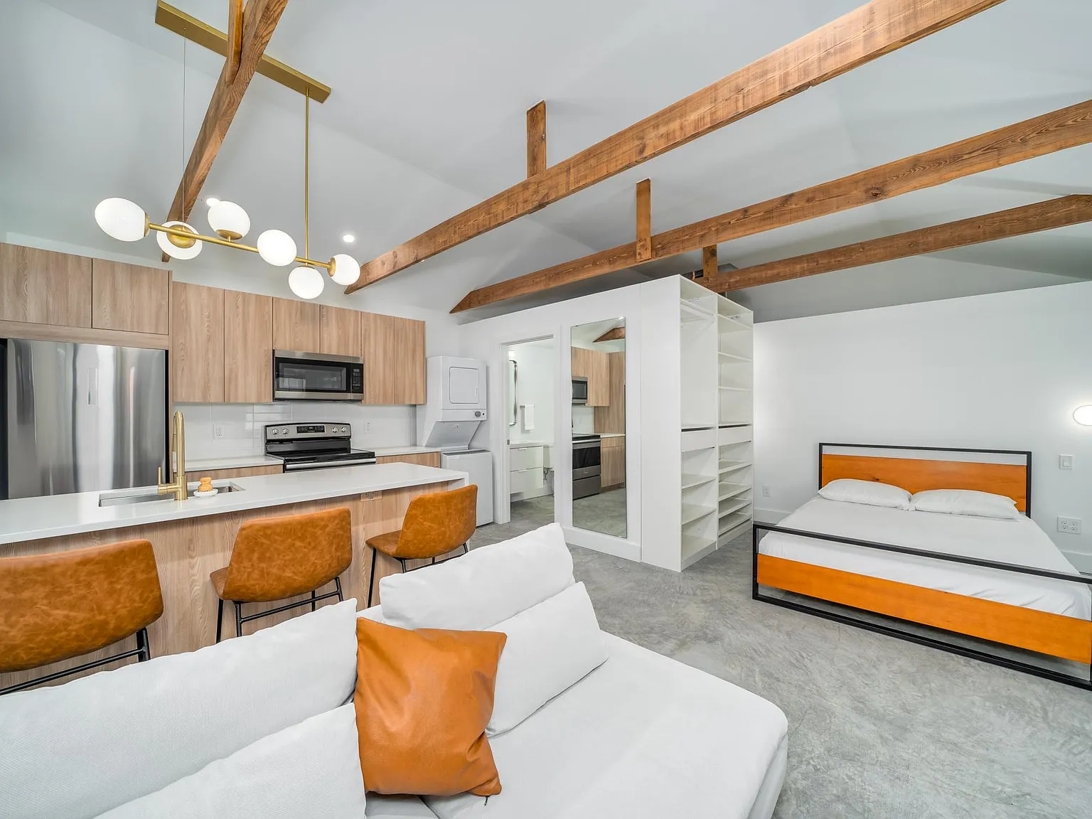 1342 N Ferncreek Ave — Photo 4