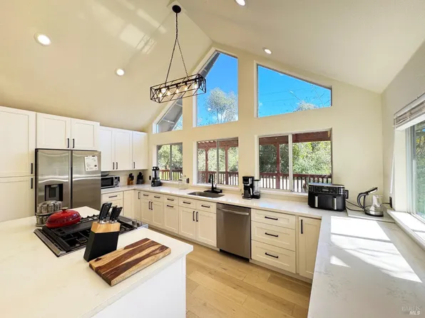 14605 Tomki Road, Redwood Valley, CA 95470