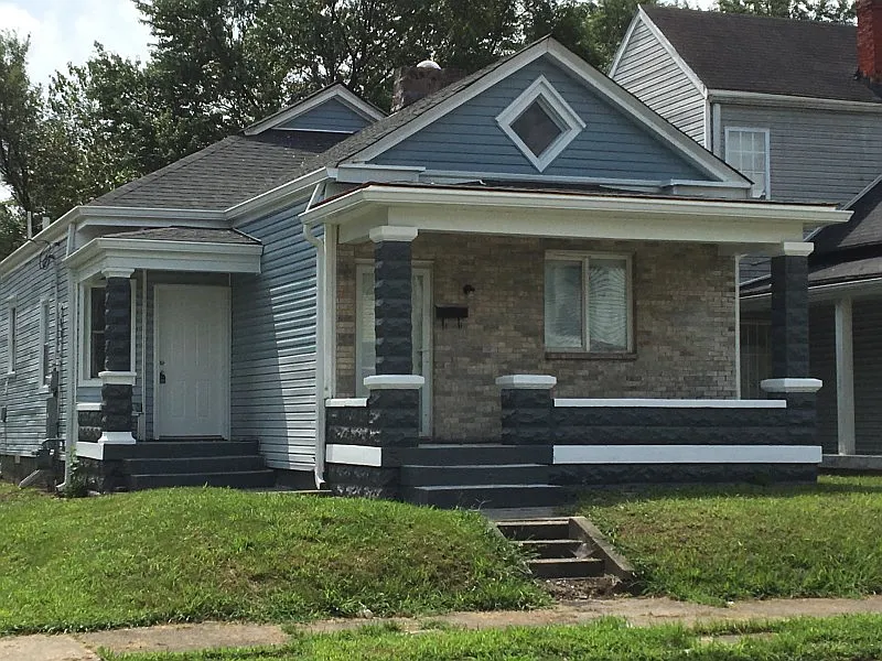 2300 Bolling Ave photo 1