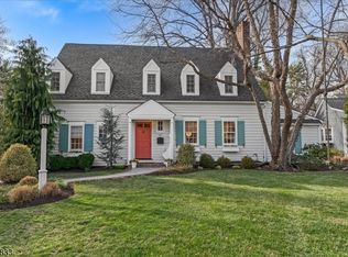 40 Canterbury Ln, Westfield, NJ 07090