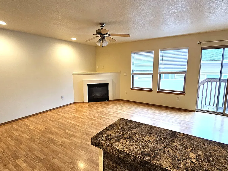 8111 NE 36th Ct — Photo 3