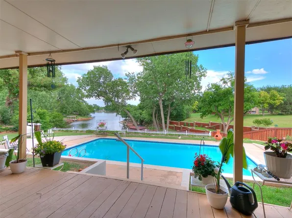 10208 Westlake Dr, Oklahoma City, OK 73162