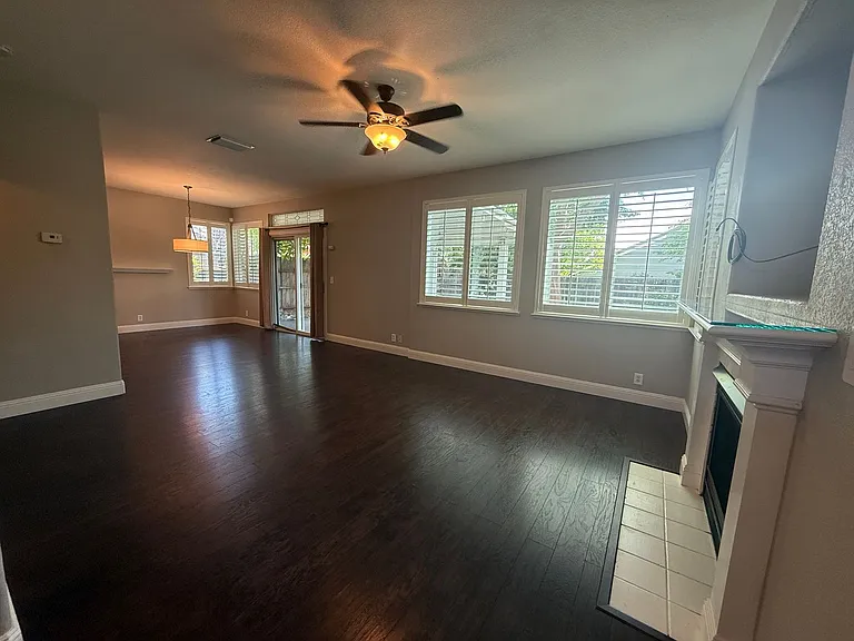 532 Blarney Cir — Photo 3