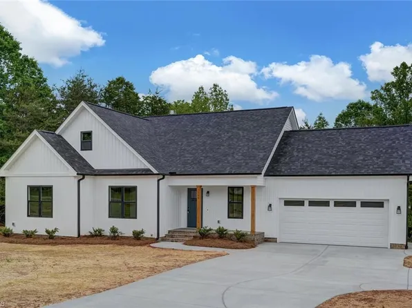 295 Chaney Loop Rd, Stoneville, NC 27048