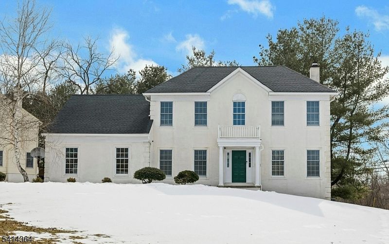 1st image of 48 Glen Eagles Rd