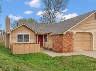 3902 Willshire Dr, Lawrence, KS 66049