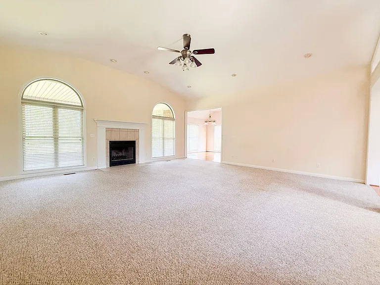 4565 Twin Creeks Dr — Photo 5