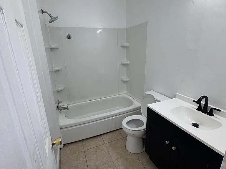500 Clearview Dr #D — Photo 3