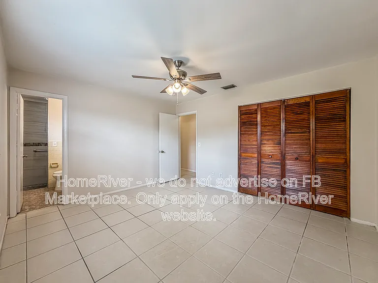 502 NW Salina Ter — Photo 4