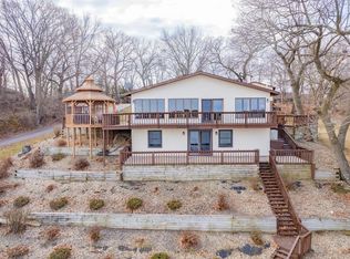 W7062 E South Shore Dr, Pardeeville, WI 53954