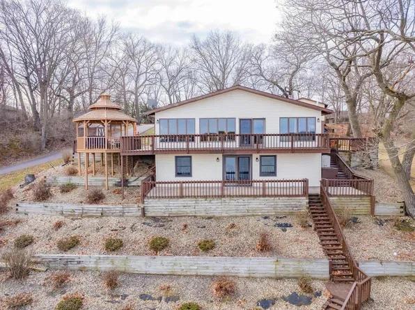 W7062 East South Shore Drive, Pardeeville, WI 53954