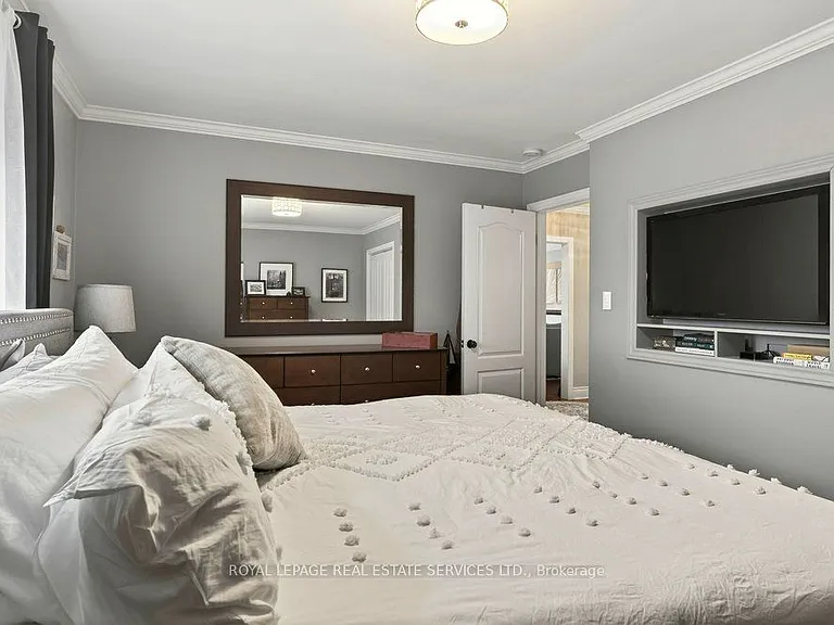 589 Arlington Blvd — Photo 18