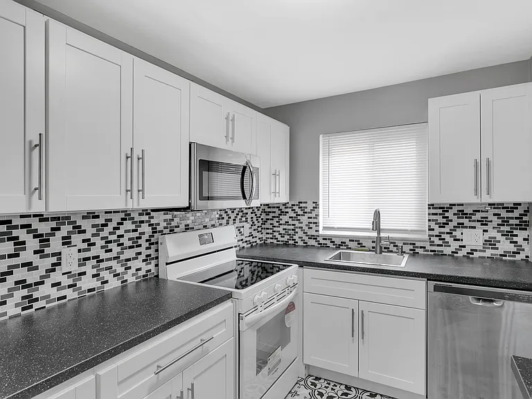 6565 Rosemoor St #2 — Photo 3