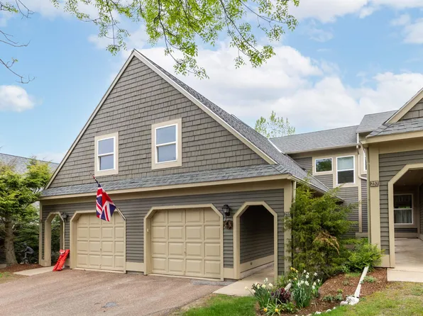 255 Red Rock Drive, Burlington, VT 05401