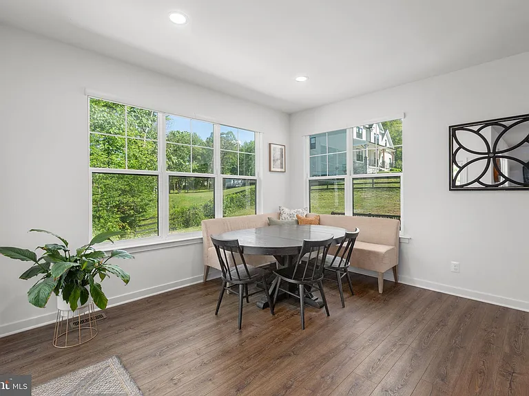 15 Grove Ln — Photo 16