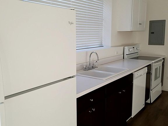 3rd image of 2254 W Foster Ave Suite 1F