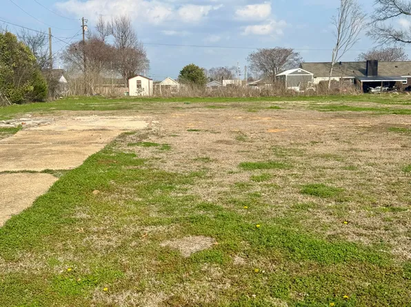 1212 Brown St, Amory, MS 38821