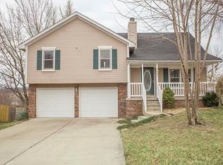 1001 Foxtail Dr, Grain Valley, MO 64029