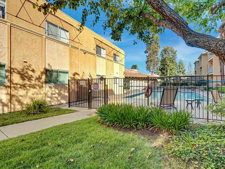 6955 Alvarado Rd — Photo 9