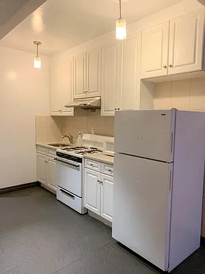 Rented by R New York | media 18