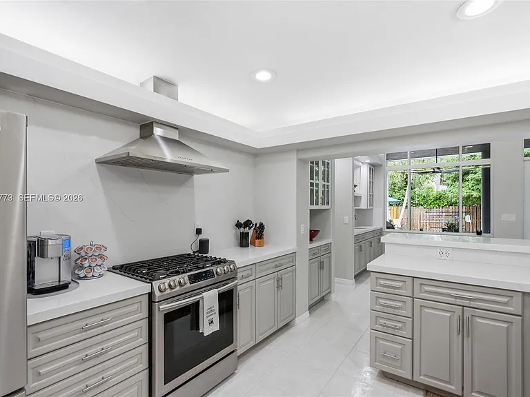 15845 SW 87th Ave — Photo 24