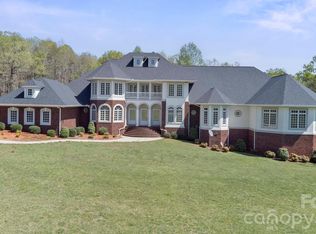 447 Willow Pond Ln, Hiddenite, NC 28636