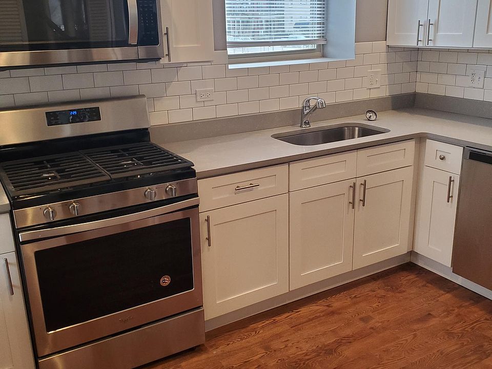 1st image of 4750 S Michigan Ave APT 1