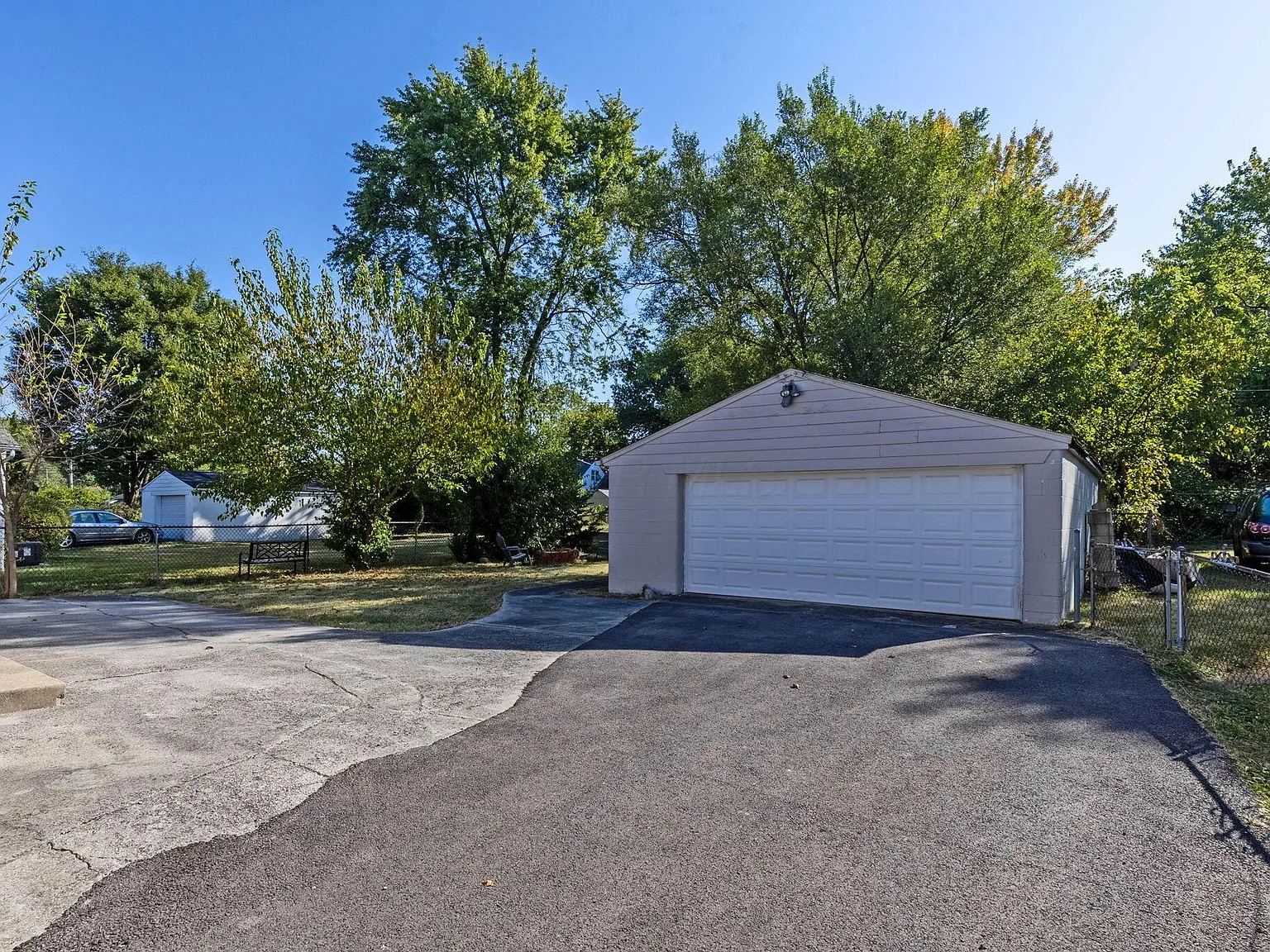 3 bed, 1225 sqft, $1,650 — Photo 2